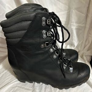 Sorel Black Lace-Up Combat Boots